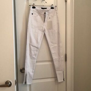 White Jeans with zipper on legs